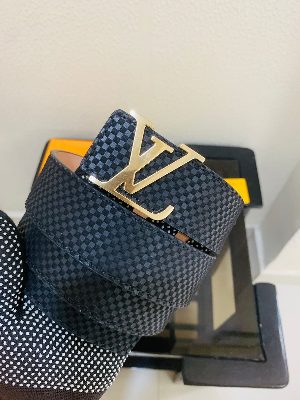 louis vuitto n golden black premium quality belt